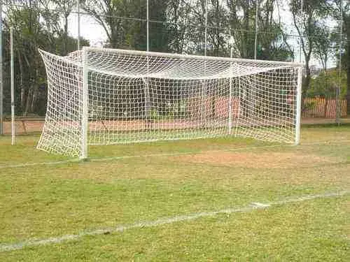 Rede de proteção para campo de futebol